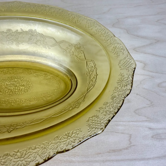 1930s Amber Depression Oval Glass Bowl | Federal Glass Co. - Picture 14 of 15
